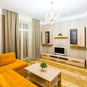 In The Center Апартаменты